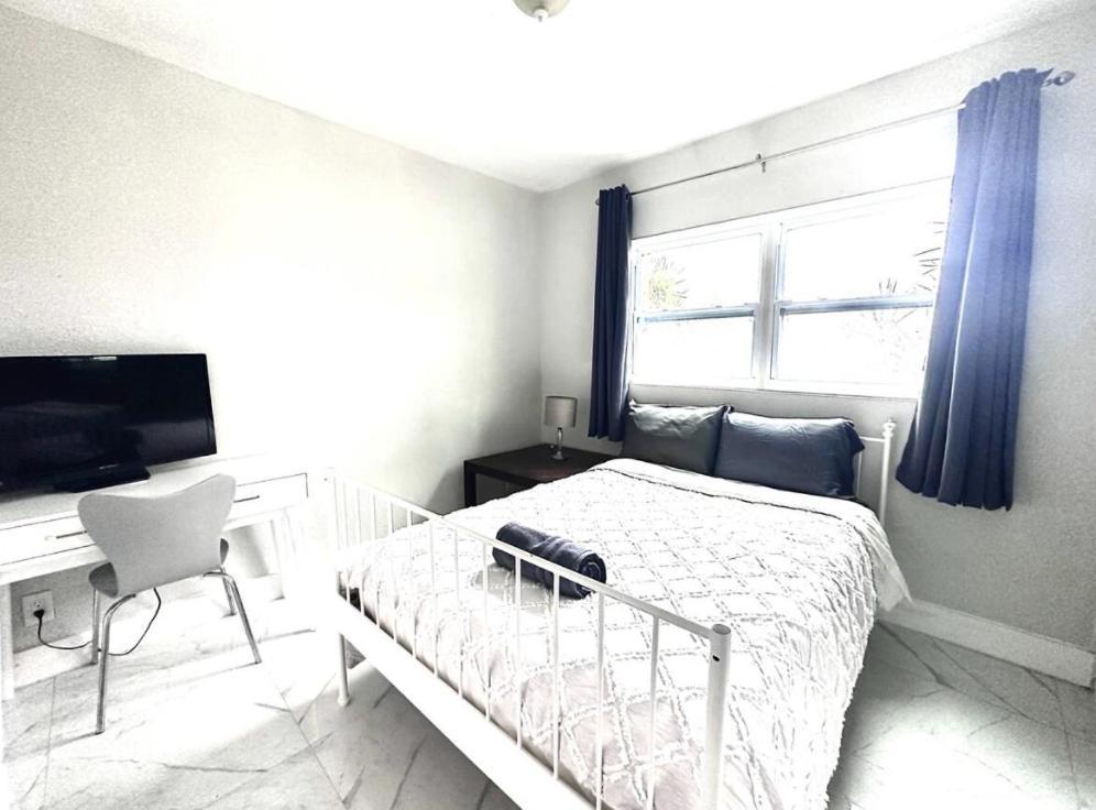 Shared Home - Close To The Beach Riviera Beach Buitenkant foto